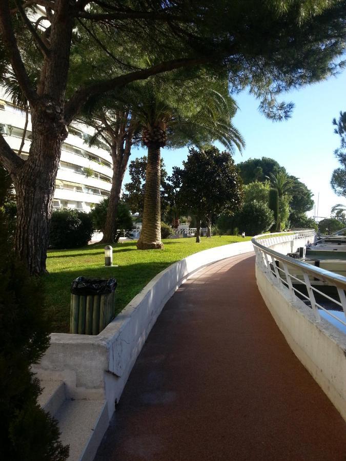 Studio Rez De Jardin Marina Baie Des Anges Villeneuve-Loubet Luaran gambar